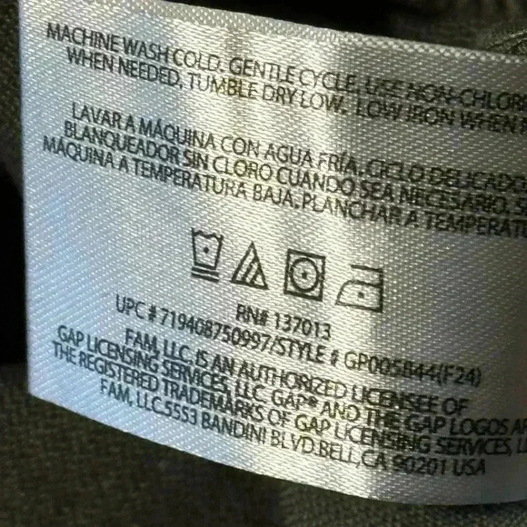 NWT - GAP lightweight pull-on pants. Color is Grapeleaf. Size Large - Picture 9 of 9